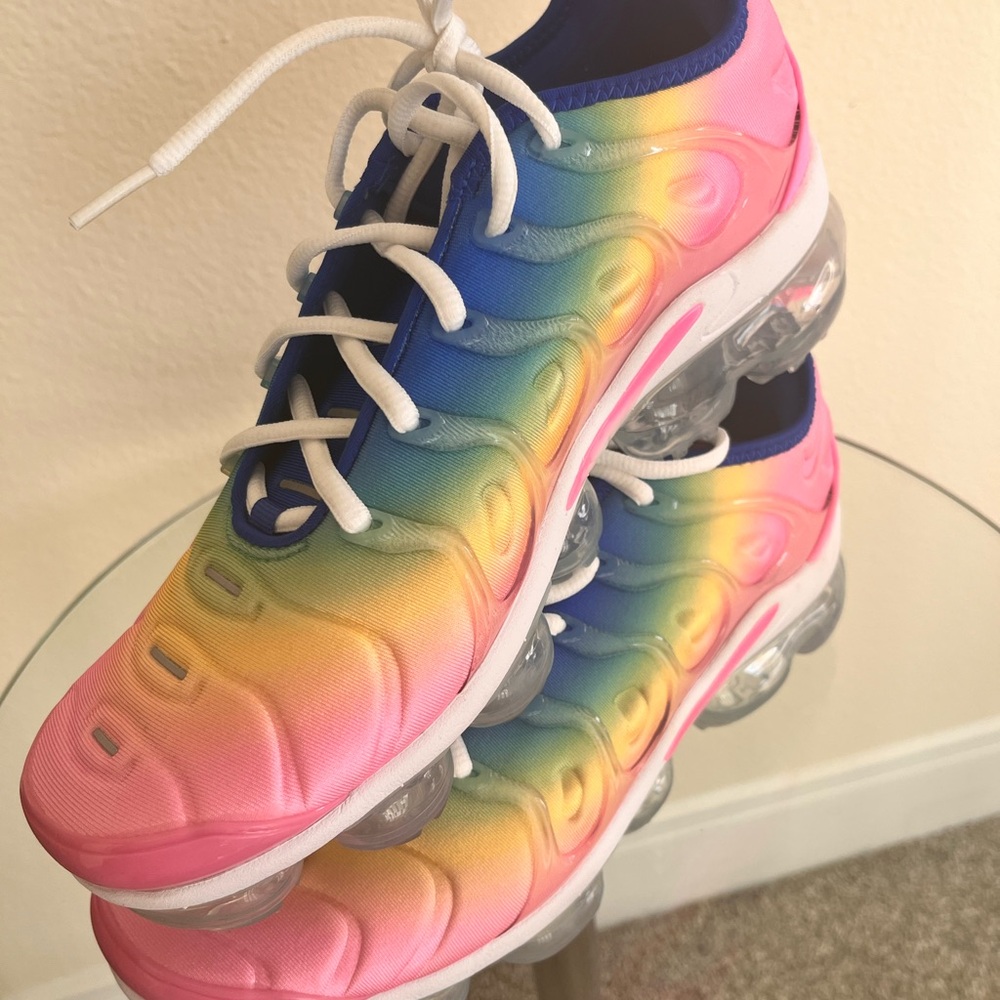 Vibrant Gradient Women’s